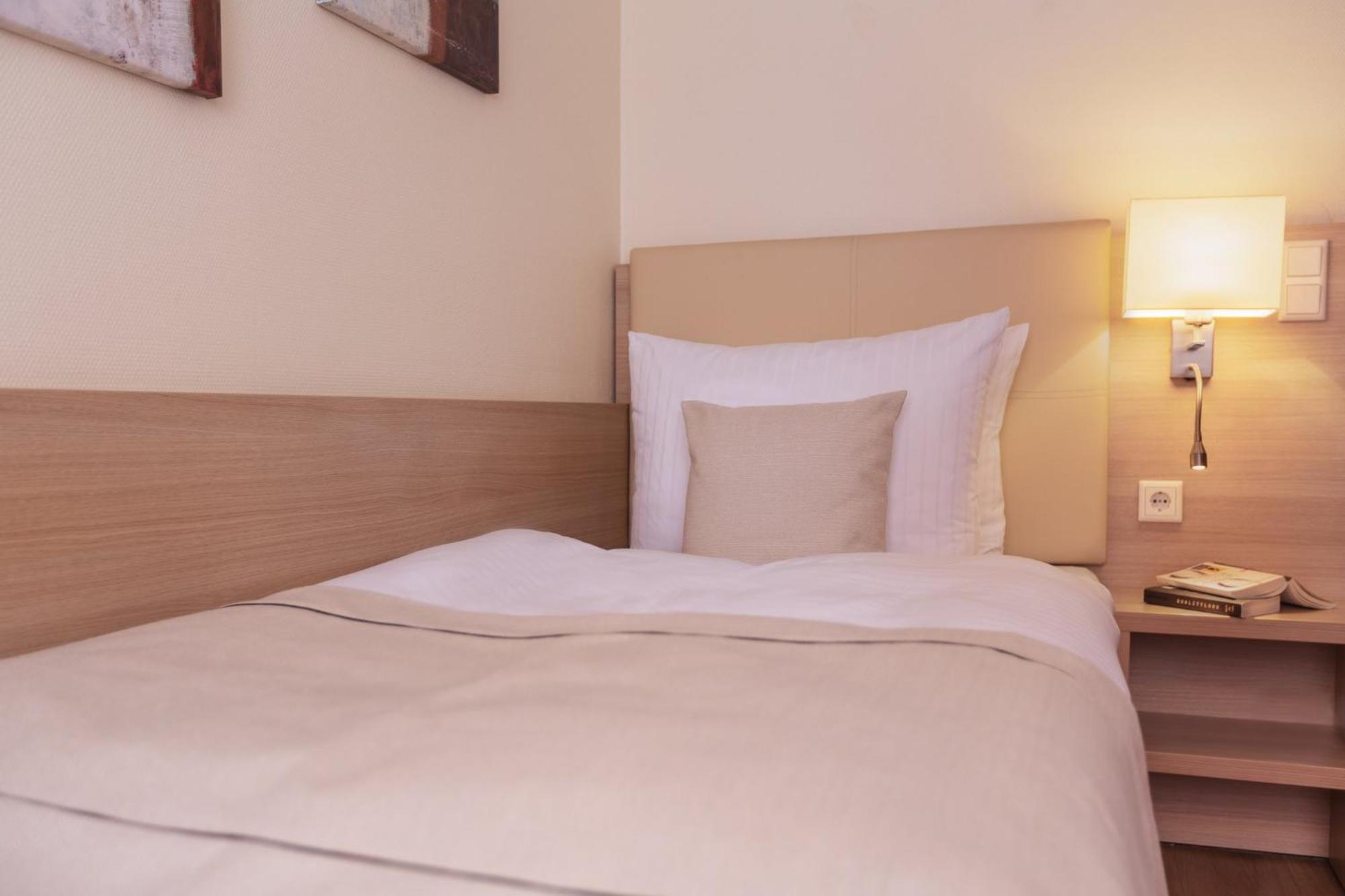 Garner Hotel Hamburg - Wandsbek Marktplatz Bagian luar foto