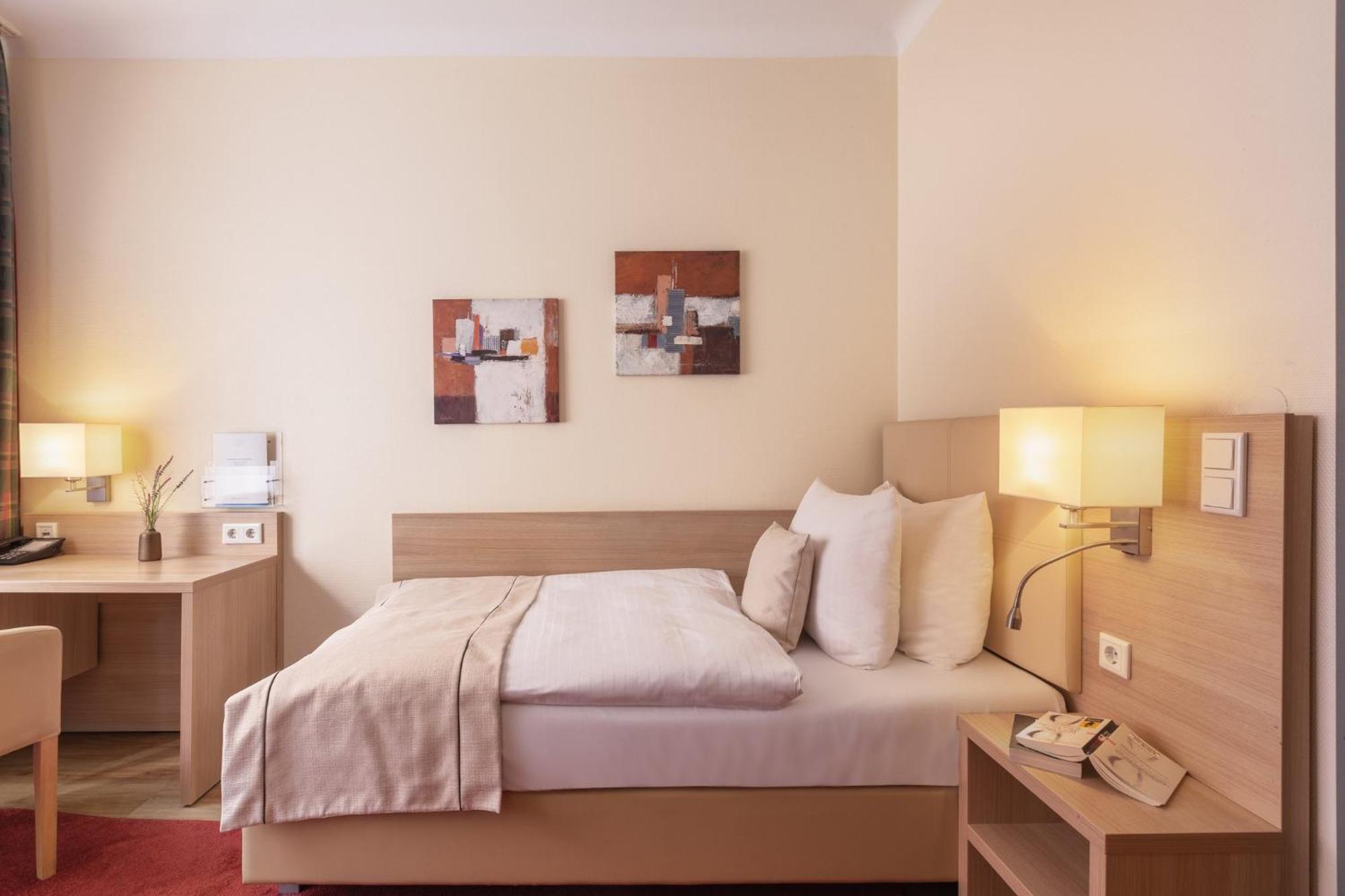 Garner Hotel Hamburg - Wandsbek Marktplatz Bagian luar foto